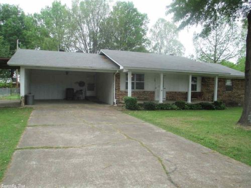 103 Apache Dr, Searcy, AR 72143-5903