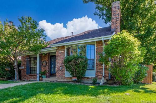 7556 Rosemary Cir, Englewood CO 80112-6421 exterior