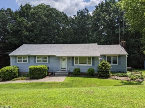 3 Hunter Ridge Rd, Wantage, NJ 07461-4600
