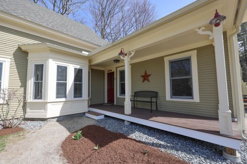 27 Francestown Rd, Bennington, NH 03442-4317