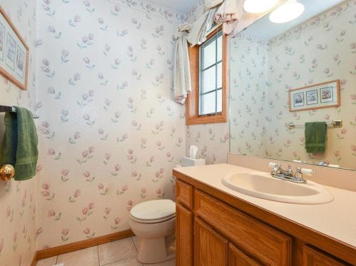 1539 Blackhawk Lk Dr, Saint Paul MN  55122-1258 exterior