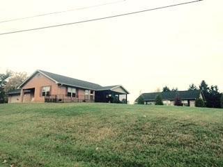 819 Starlight Ln, Kodak, TN 37764-1743