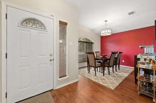 8905 Campo Verde Ct, Austin, TX 78749-3673