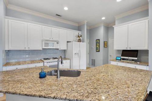 3433 Henderson Reserve, Atlanta GA  30341-6056 exterior