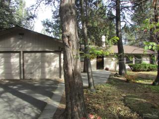 20780 Saint George Ct, Bend OR  97702-2210 exterior