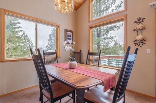 14236 Wolfgang Rd, Truckee CA  96161-6903 exterior