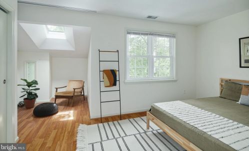 637 Lombard St, Philadelphia PA  19147-1416 exterior