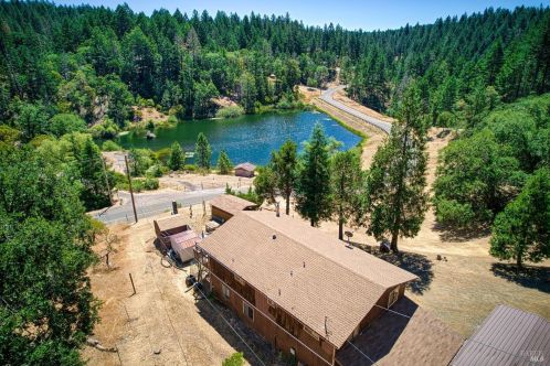 3801 Chinquapin Dr, Willits, CA 95490-7707