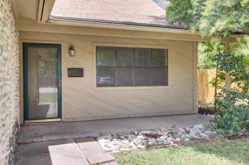 1818 40th St, Austin TX  78722-1338 exterior