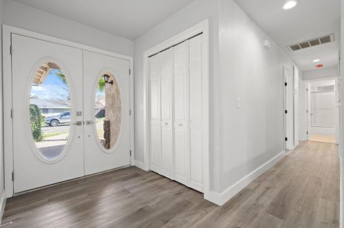 8716 Lodestone Cir, Elk Grove CA  95624-2520 exterior