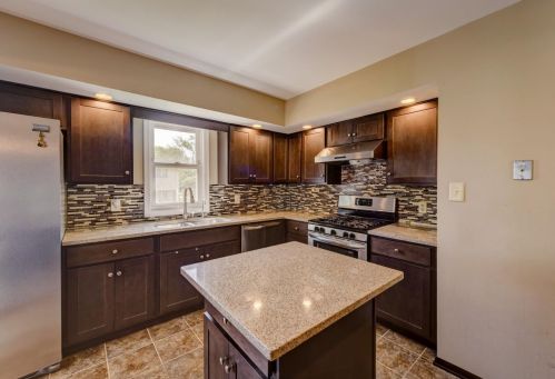 9525 Southwood Dr, Hammond IN 46321-3021 exterior