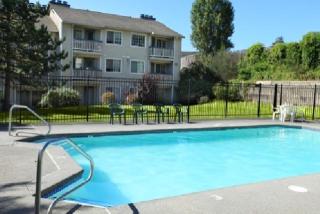 1202 Pearl St, Tacoma WA  98406-7900 exterior