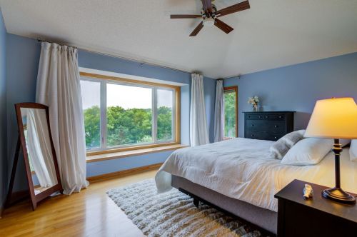 1562 Blackhawk Lake Dr, Saint Paul MN  55122-1257 exterior