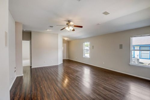 298 Spg Br Loop, Uhland TX 78640-5366 exterior