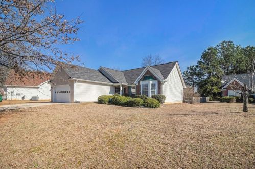 2335 Hillvale Cir, Lithonia, GA 30058-1815