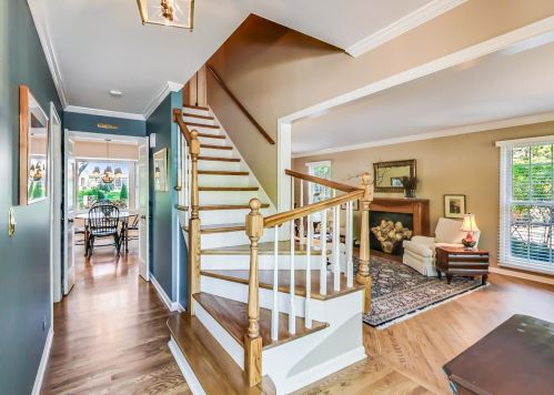 615 Bunker Hill Ct, Naperville, IL 60540-7128