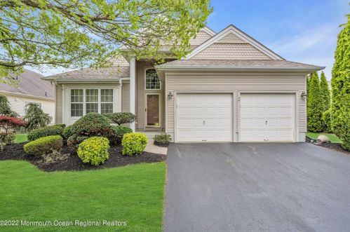 5 Ambassador Dr, Lakehurst, NJ 08759-6055