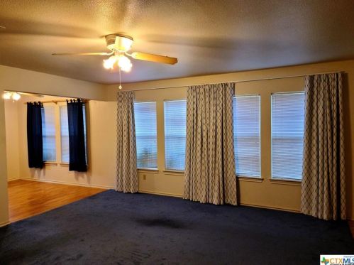 128 Gardenridge Dr, Seguin TX exterior