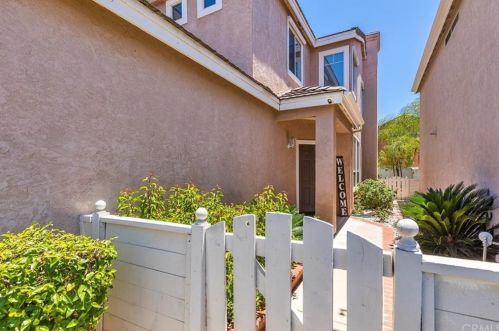 31625 Heather Way, Temecula, CA 92592-5858