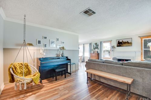 4610 Emerson St, Riverside CA  92506-2008 exterior