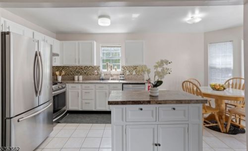 23 Grant Way, Princeton NJ  08540-1667 exterior