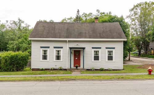 589 Main St, Portsmouth, NH 03869-5607