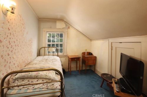 2473 Bywood Dr, Glendale CA  91206-4725 exterior