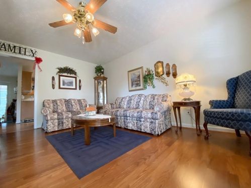 4112 Sutton Rd, Gainesville, GA 30506-3236