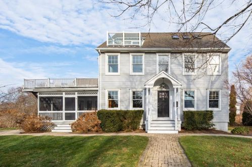 8 Key Ct, Middletown, RI 02840-4218