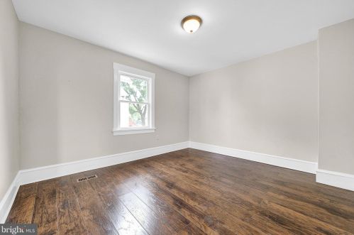 26 Crescent Blvd, Camden NJ  08108-1042 exterior