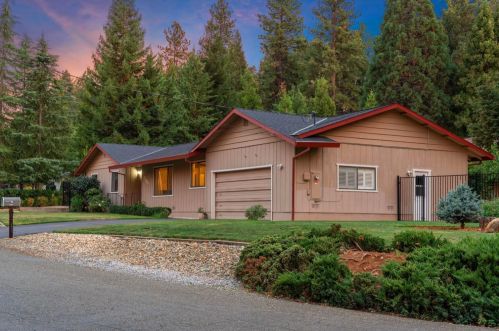 4500 Superior Dr, Snowline Camp, CA 95709-9611