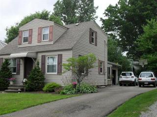 1046 Taggart St, Massillon, OH 44646-2214