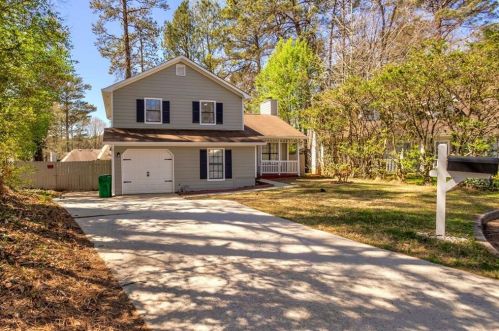 4829 Claymore Ct, Stone Mountain, GA 30088-2789