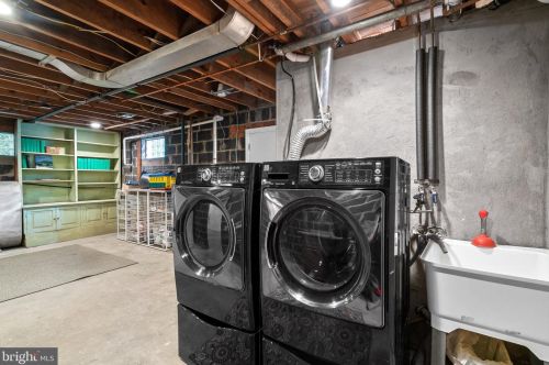 709 Milestone Dr, Silver Spring MD 20904-2735 exterior