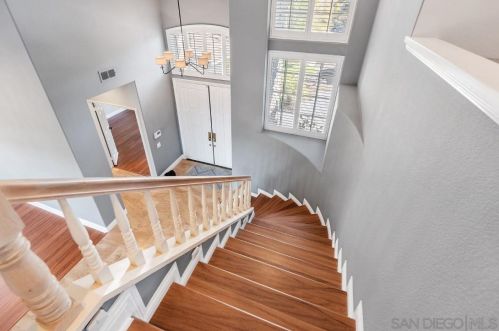 1597 Parkview Dr, Vista CA  92081-8750 exterior