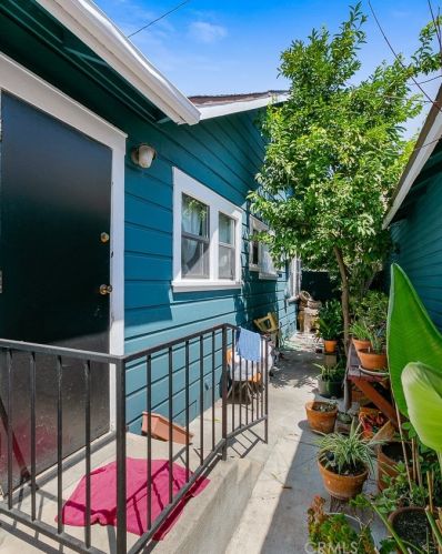 244 Kenwood St, Glendale CA  91206-4209 exterior