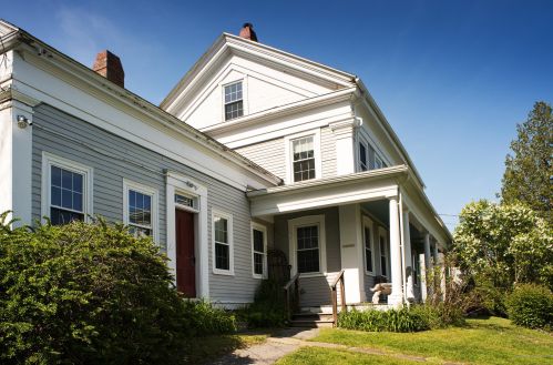 29 River Rd, Newcastle, ME 04553-3803