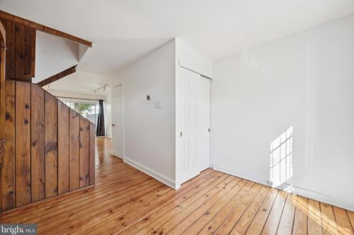 534 8th St, Philadelphia, PA 19147-1305