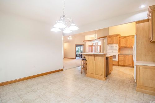 55384 Falling Water Dr, Elkhart IN  46514-0074 exterior