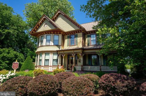 215 Milford St, Bowling Green, VA 22427-9439