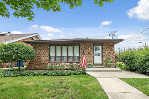 9441 Hamlin Ave, Chicago, IL 60805-2010