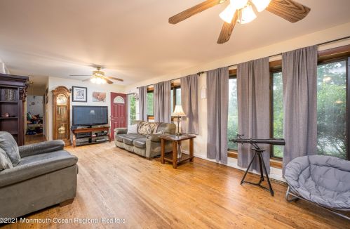 65 Redwood Pl, Jackson Twp, NJ 08527-1508