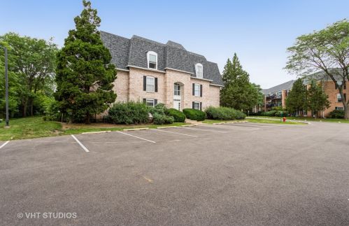 5400 Carriageway Dr, Rolling Meadows IL  60008-3991 exterior