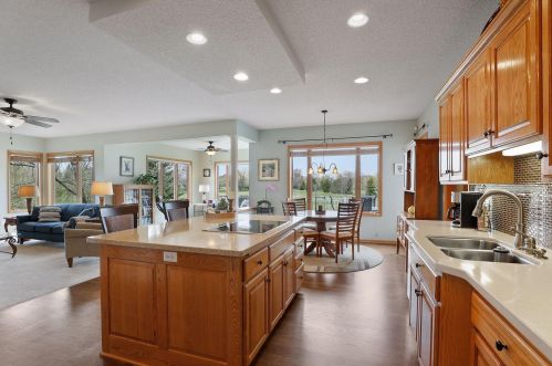 9100 Heritage Way, Saint Paul MN  55125-5034 exterior