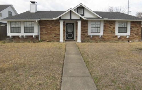 4005 Blacksmith Dr, Garland TX  75044-5915 exterior