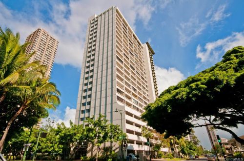 2092 Kuhio Ave, Honolulu HI  96815-2151 exterior