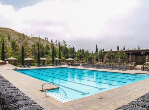 37 Blue Smt, Irvine CA  92603-0168 exterior
