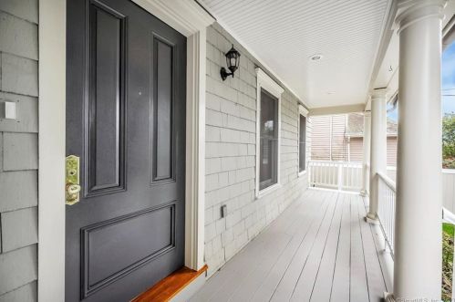 10 Thornhill Rd, Riverside CT  06878-1323 exterior