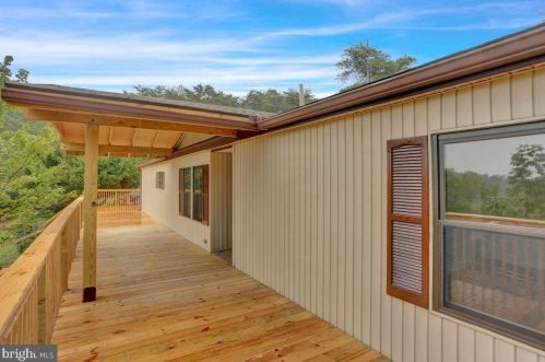 57 Stump Ln, New Schaefferstown, PA 19506-9575