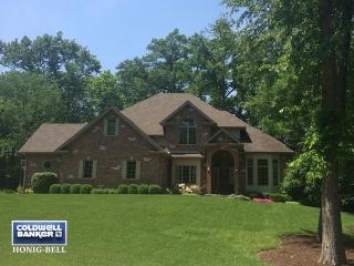 1001 Oakview Ln, Genoa, IL 60135-8097